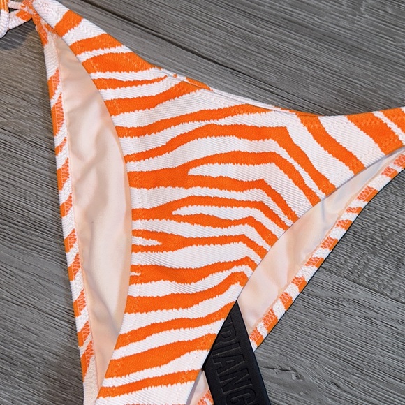 Vinca zebra pop string swimsuit set. - Picture 12 of 15